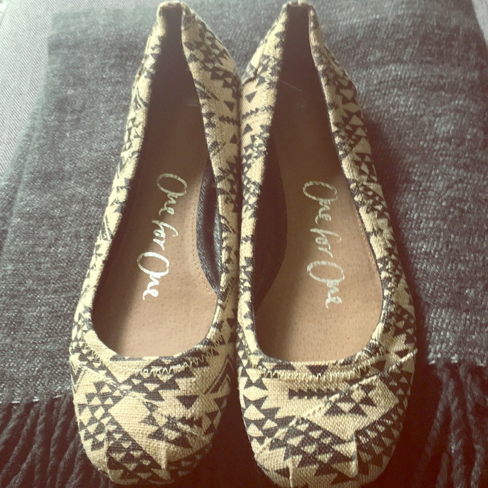 Tom’s ballet flats/size 9/Aztec pattern